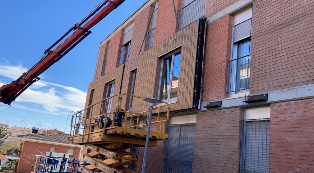 prefabricated panel installation spain retrofit