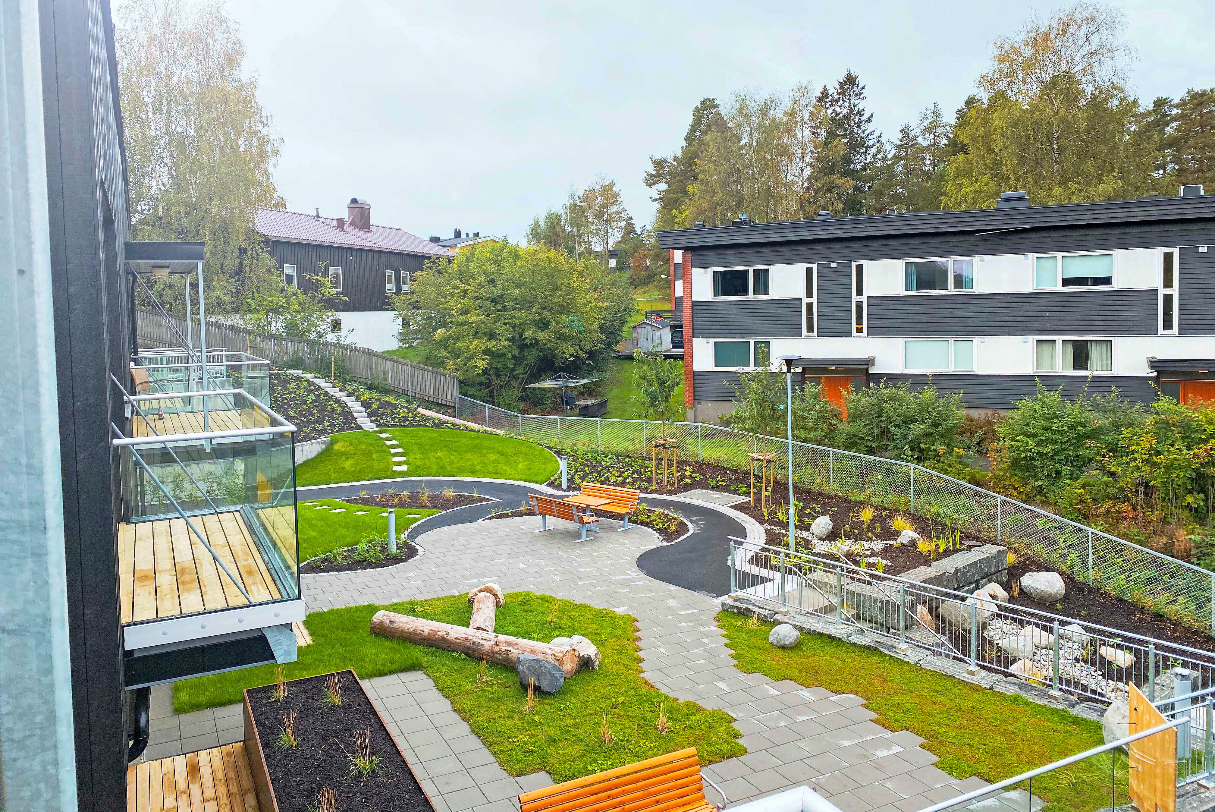 outdoor-garden-plus-energy-building