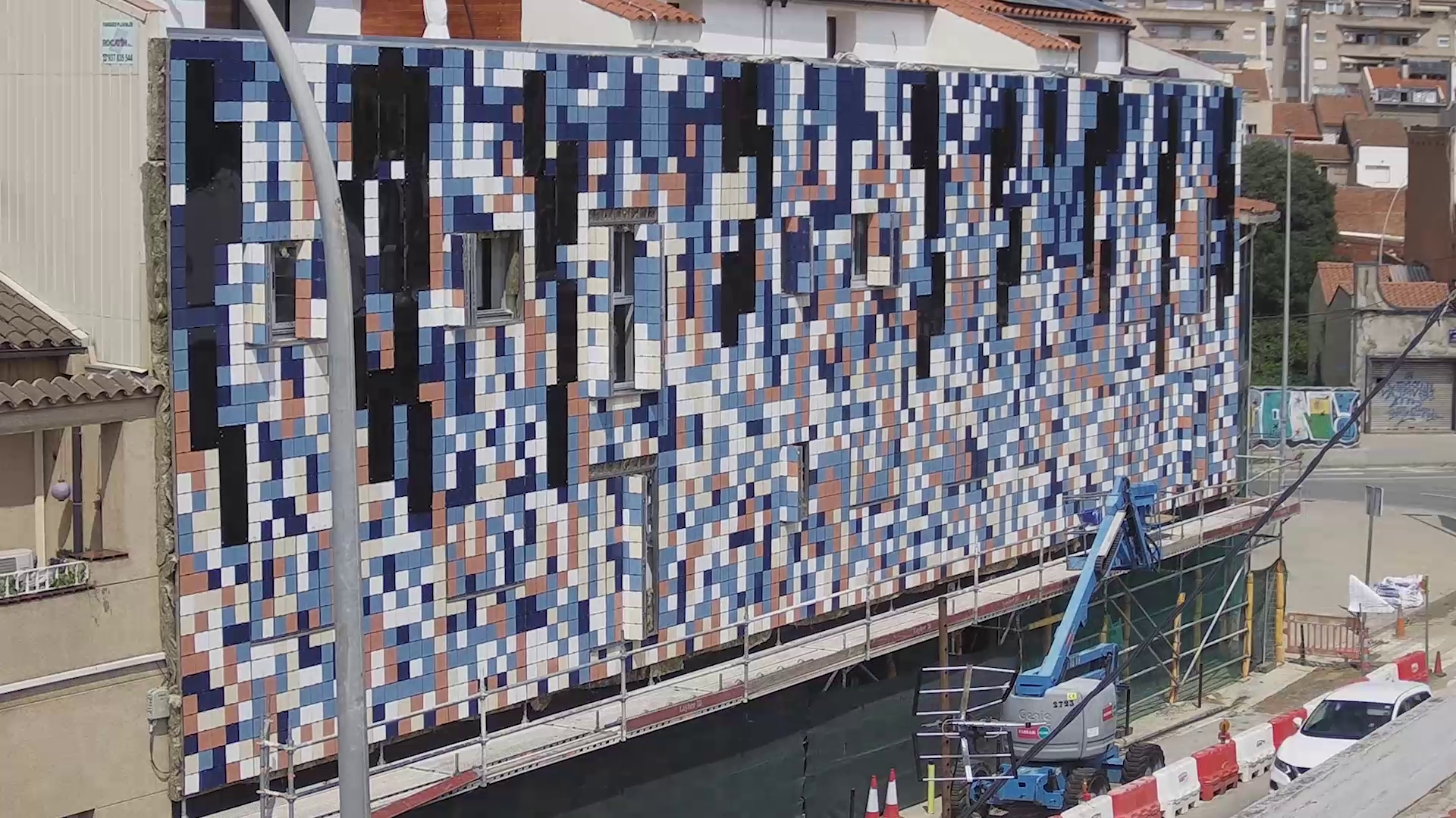 installation-industrialised-facade-deep-retrofit